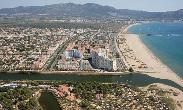 אמפוריבראבה Charmante Maison Coeur De Ville 650M Plage מראה חיצוני תמונה